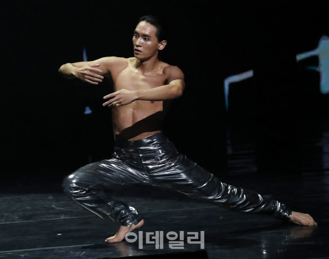 [포토] 이데일리문화대상 최호종 특별공연