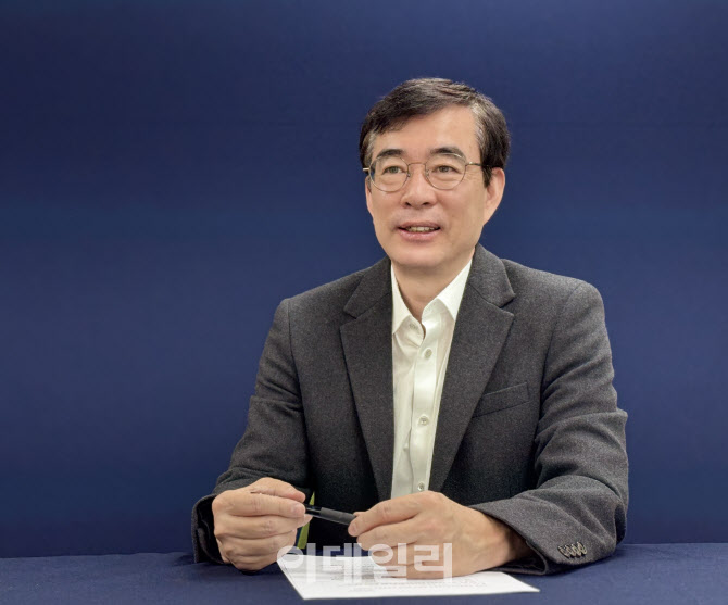 "보안 불감증에 韓 해킹 사고 반복..보안은 비용 아닌 투자"