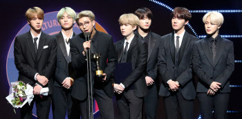 정명훈부터 NCT 127까지…역대 `별중의 별`