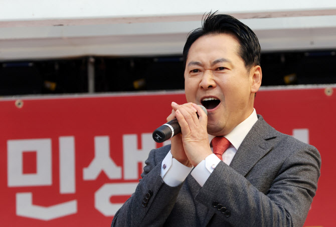 장동혁, 12·3 비상계엄 사과 사실상 거부…“어둠의 1년이 지나”(상보)