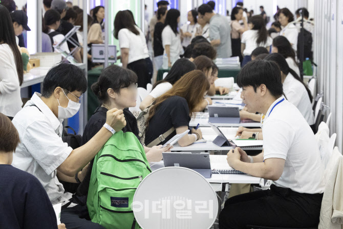 정시 모의 지원 결과 SKY대 인문계열 쏠림…“사탐런 영향”