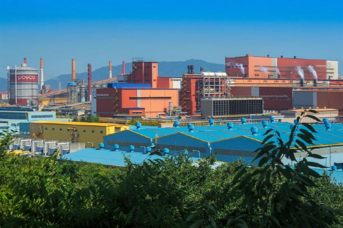 [단독]거듭된 안전사고에 칼 빼든 포스코…‘숙취 작업자’ 잡는다