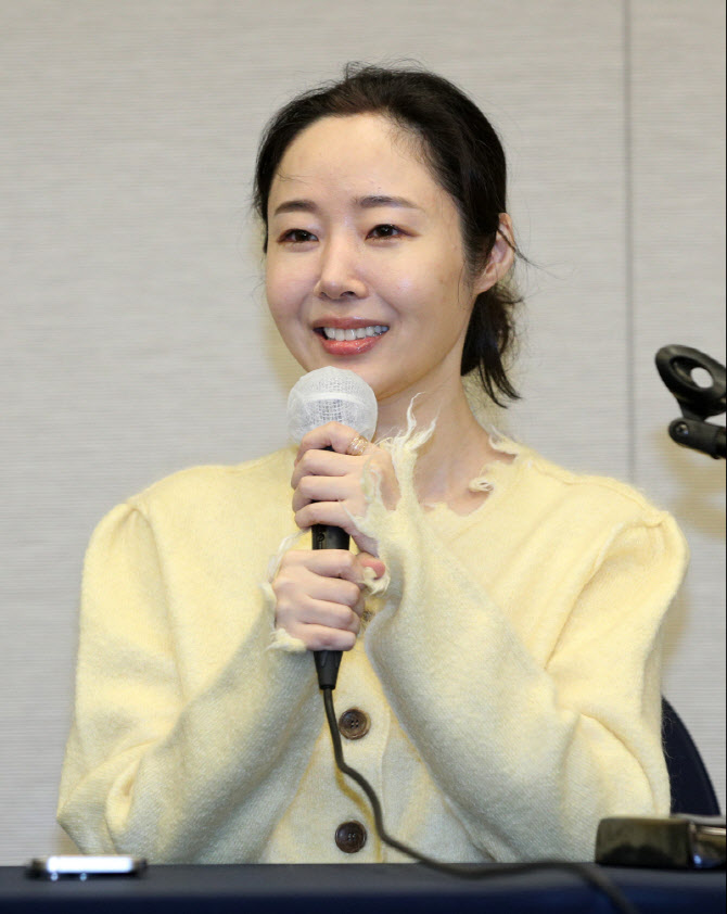 민희진 "하이브가 날 마녀로 만들어…새 기획사로 보이그룹 만들 것"
