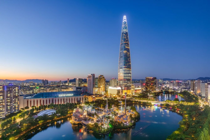 “머스크 위성 인터넷 상륙”…롯데월드타워, 스타링크 첫 도입