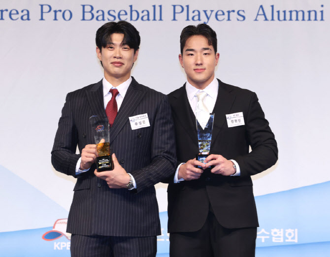 송성문, 현역 선수 이어 은퇴 선수가 뽑은 '최고 선수상'