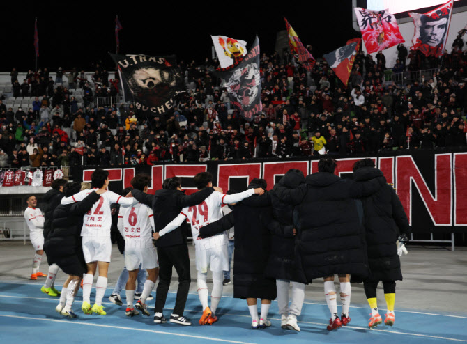 '100% 실패 흐름 깼다' 부천, 수원FC 꺾고 창단 첫 1부 승격