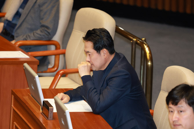 TK까지 내려온 ‘尹 절연’ 요구…고심 깊어지는 장동혁