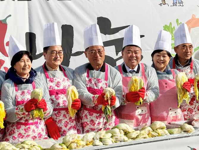 [포토] 2025 국회 생생텃밭 김장나눔행사