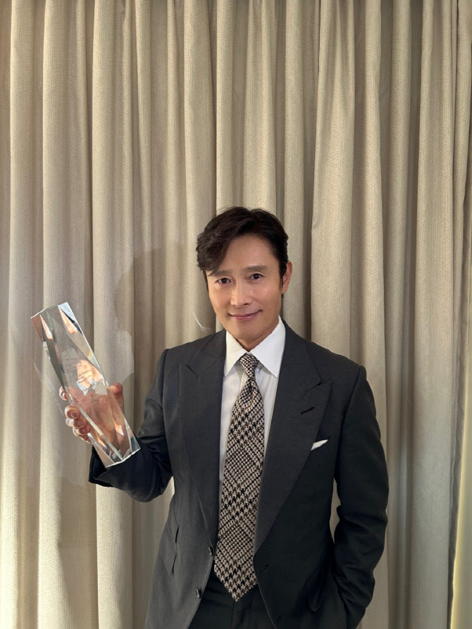 이병헌, 골든글로브 후보→KALH 초대 수상..."영광의 순간 잊지 않겠다"