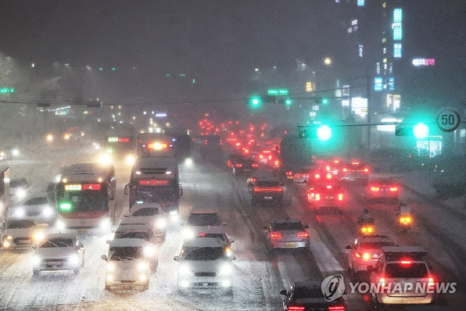 제설 실패 반면교사 삼은 경기도, 매뉴얼 손봤다