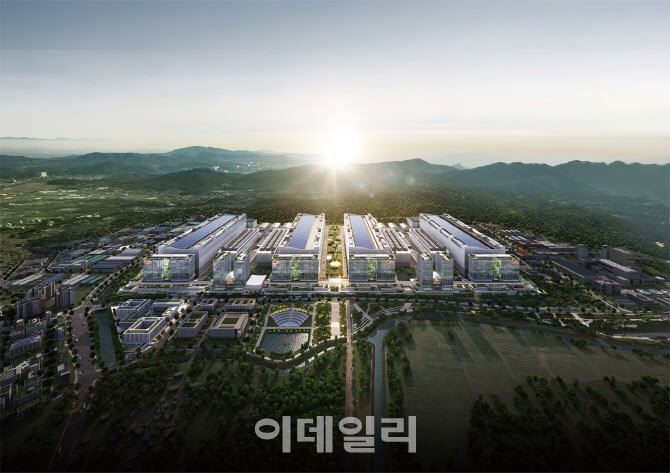 'AI반도체 강국 도약' 앞장선 삼성·SK…생산능력 확대 박차