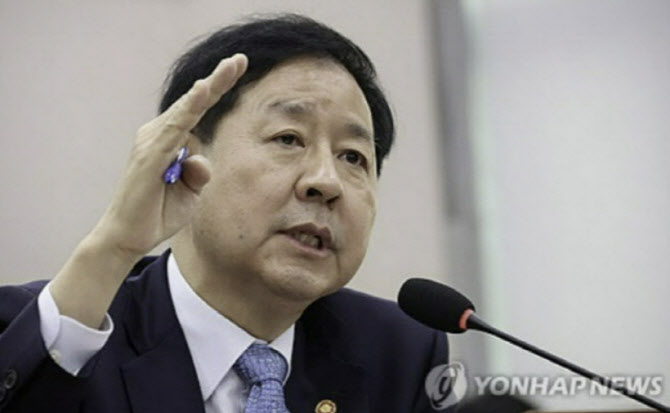 [속보]구윤철, 쿠팡 제재 강화에 “공감…속도내서 경제적 부담 지울 것”