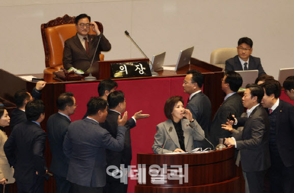 [현장에서] "10년이면 강산이 변하는데"…더 나빠진 국회