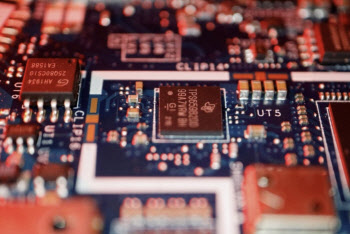 AI 발열·병목 해결할 '光반도체' 주목…업계 기술개발 속도