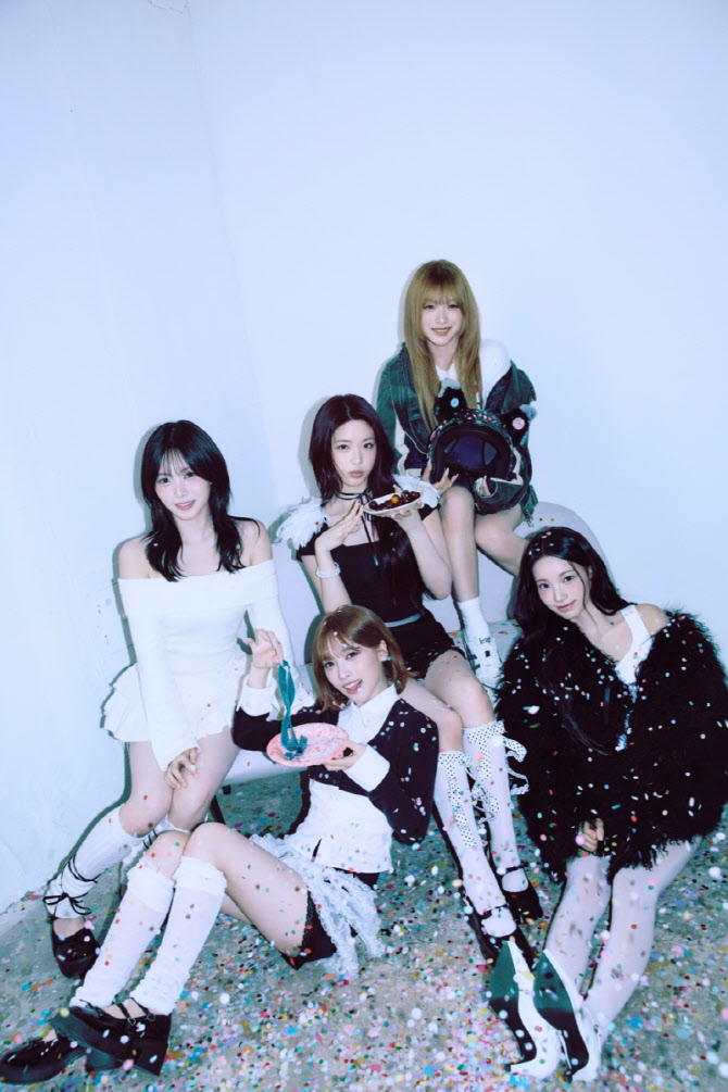 리센느 '글로우 업',  英 NME가 꼽은 ‘올해 최고의 K팝’