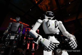 AI가 불 붙인 K로봇 북미·유럽 협력…수익성은 과제
