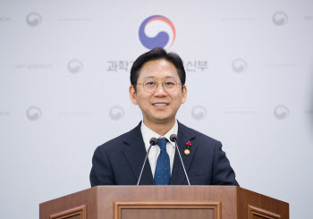 암 정복하고 무탄소 에너지 개발…정부, ‘K-문샷’ 초대형 R&D 띄운다