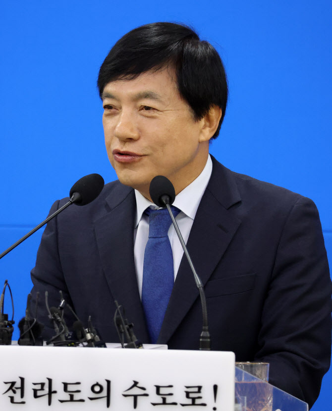 이성윤 與 최고위원 도전…"내란 완전 종식 선봉장 서겠다"