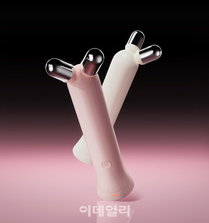 에이피알, 얼굴 윤곽관리용 '부스터 브이 롤러 헤드' 출시