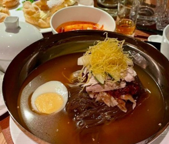 모스크바에서 파는 평양냉면..북한 식당 '승리' 개업
