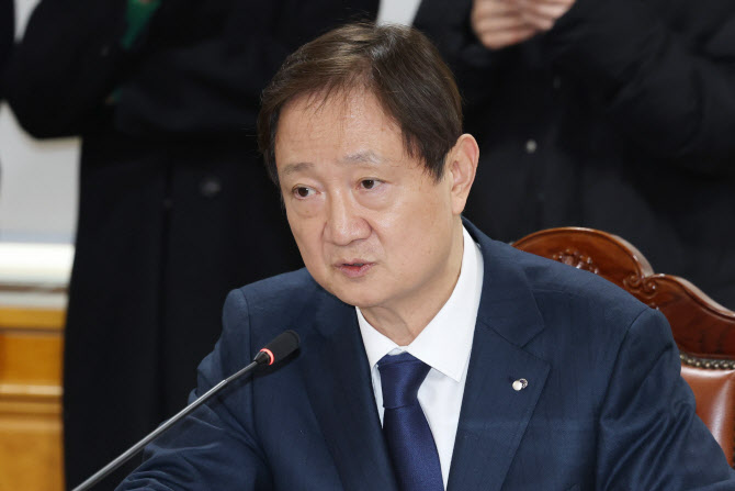 '이사회에 참호 구축' 비판한 금감원, 지배구조 손질한다