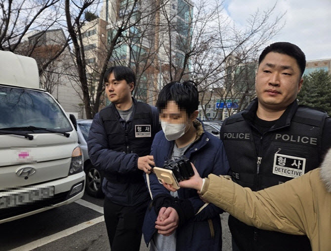 “멍청해서 죄송”…50대 모친 살해한 20대男, 구속