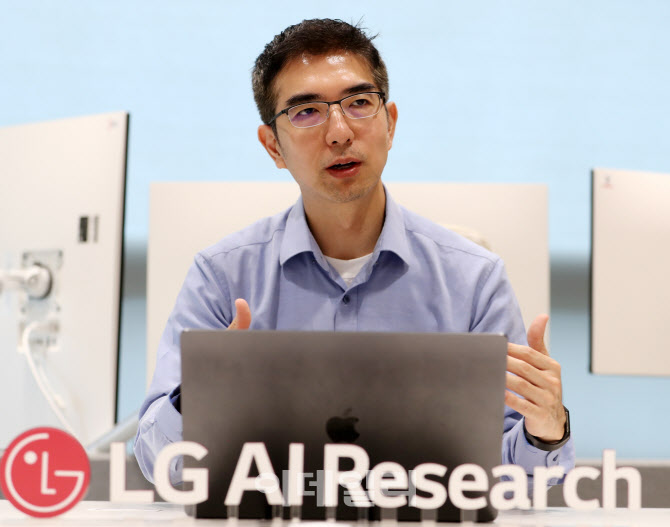 LG AX 첨병 선 이홍락 원장…"AI 통해 핵심사업 한계 깰 것"