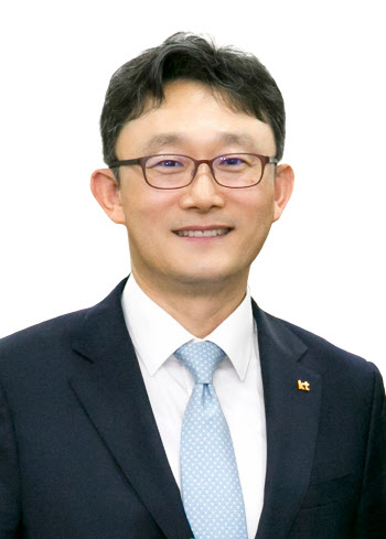 KT 차기 CEO에 박윤영 전 사장 추천…신뢰 회복·AI 전환 시험대