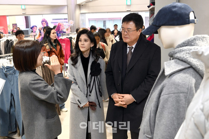 [포토]코리아그랜드세일 현장 점검 나선 이부진 위원장-김대현 문체부 2차관
