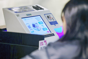 "정권 바뀔 때마다 싸움"…李 탁상행정 비판에 기후부 '일회용컵 유상화' 계획