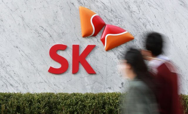 두산, SK실트론 인수…반도체산업 강화 '승부수'