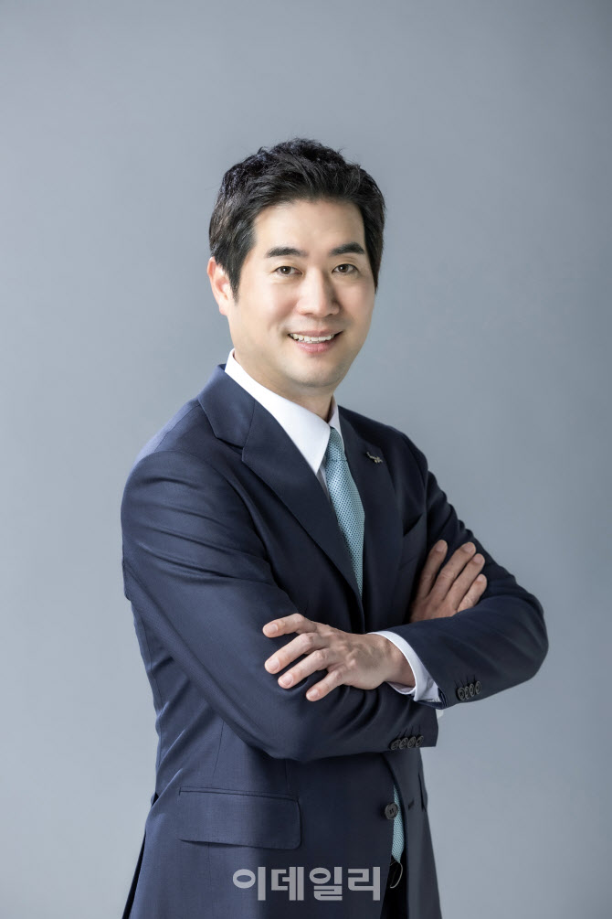 윤새봄 웅진 대표, 부회장으로 승진