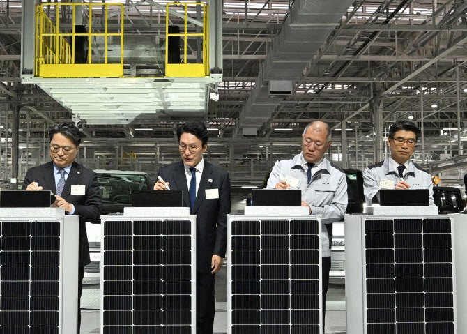 `봉고`에서 `PV5`까지…반세기 이어온 기아의 다목적차 DNA