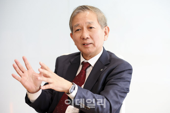 제7대 금투협 회장에 황성엽…“해결의 엔진 되겠다”(종합)
