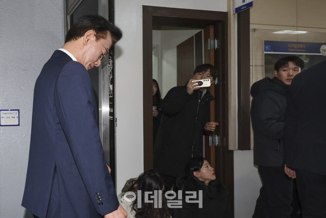 [포토] 경찰청 국가수사본부 출석하는 전재수 전 해수부 장관