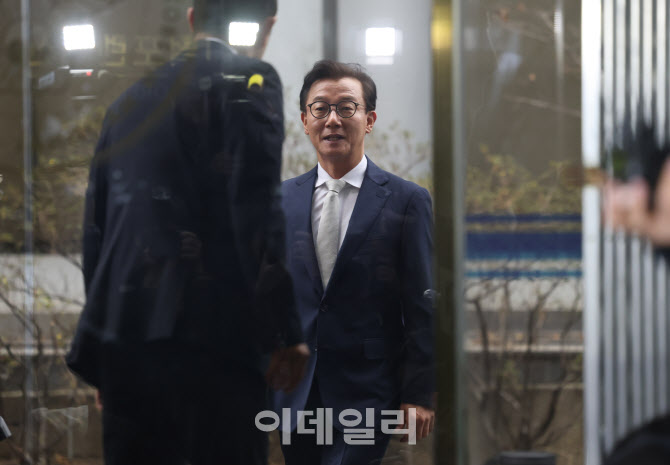 [포토] 피의자 신분 출석하는 전재수 전 해수부 장관