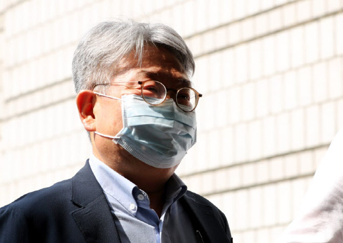 ‘롯데 신동주 불법자문’ 민유성, 2심서 징역형 집행유예