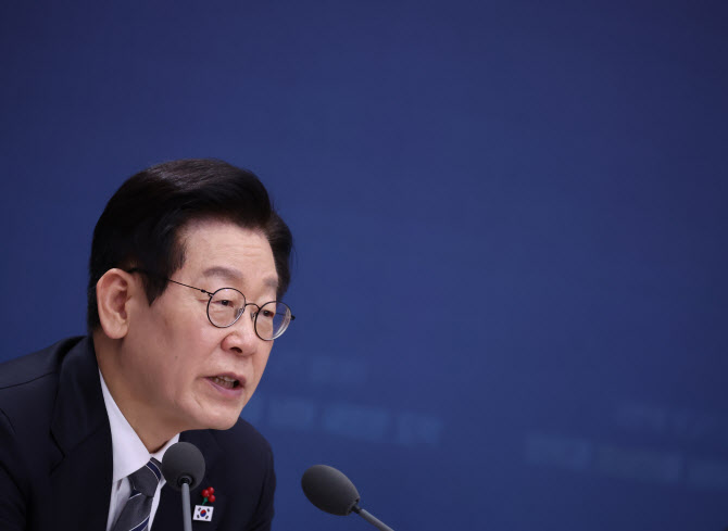 李대통령 "법무부, 국가 법질서 책임지는 가장 중요한 부처"