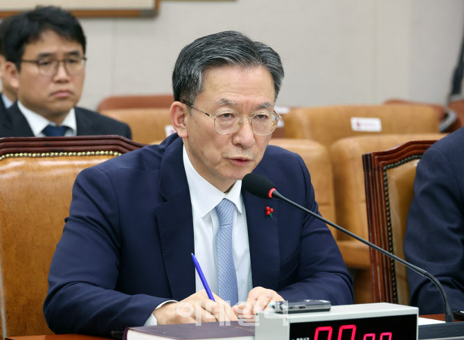 정성호 법무장관 "檢 공익 역할 강화…검찰개혁 적극 지원"