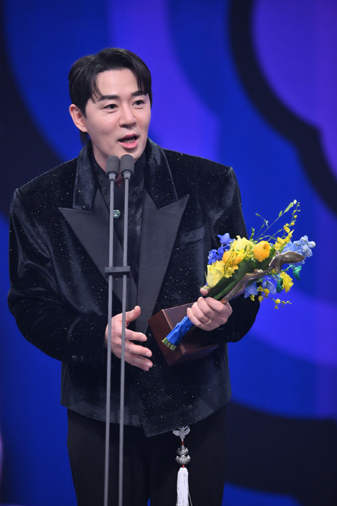 '올해의 예능인상' 붐, 둘째 임신 발표 "아내에게 상 바친다"[KBS 연예대상]