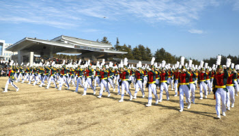 경쟁률도 떨어지는데… 軍 사관생도 자퇴 급증