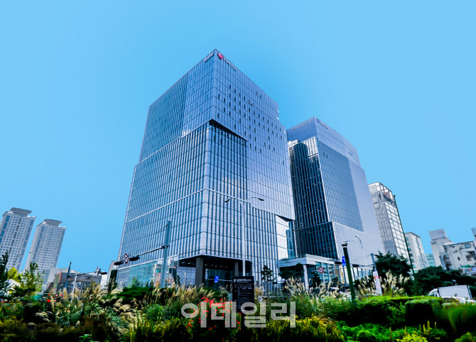 BC카드, 카드사 최초 여권 기반 외국인 결제 서비스 출시