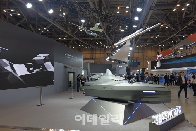 LIG넥스원, 軍 전투용 무인수상정 핵심기술 과제 '싹쓸이'