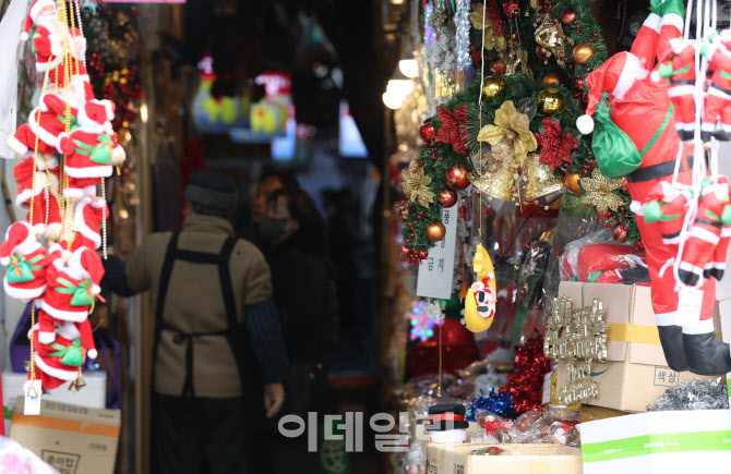 성탄절 명동·홍대 등 최대 9만명 운집 예상…경찰, 안전관리 총력대응