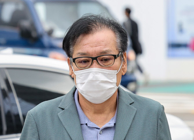 [속보]특검, '통일교 김건희 청탁' 건진법사 징역 5년 구형