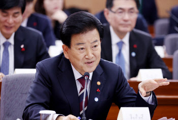 '탈북민' 대신 '북향민'…통일부, 명칭 변경 본격화