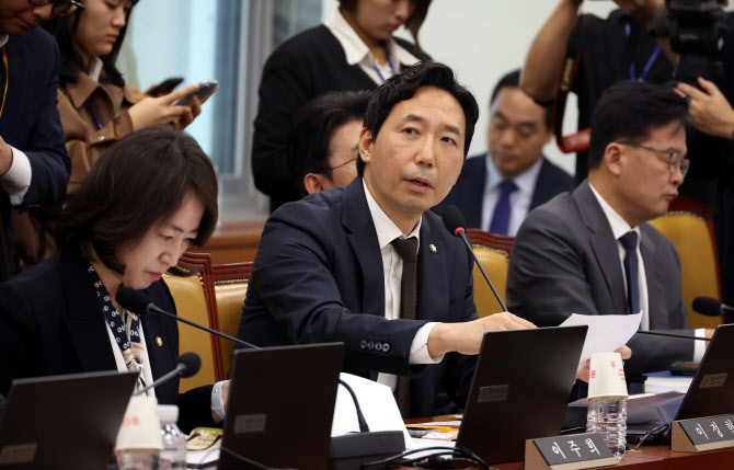 與이정헌 "정보통신망법, 징벌적 과징금 대상 좁히고 좁혔다"