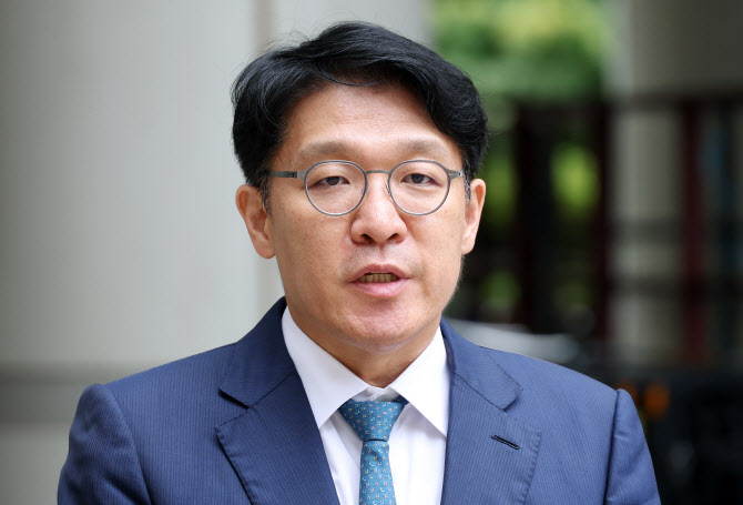김건희특검, '김상민 전 검사 차량 대납' 김모씨 불구속 기소
