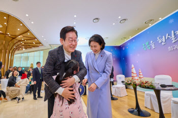 李대통령, 인천에서 성탄절 예배…"연대·통합 강조"