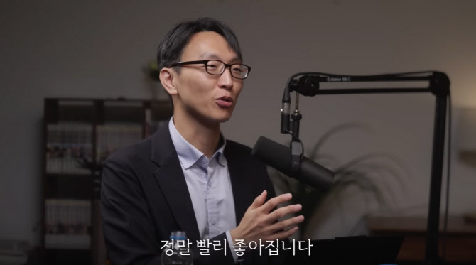 스토킹vs강제추행…진실공방으로 번진 ‘저속노화 정희원’ 사생활 논란[사사건건]